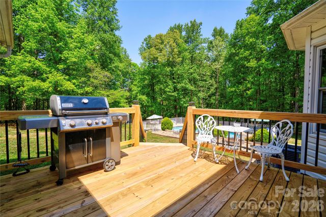 3721 Harris Creek Road, Lawndale, NC 28090