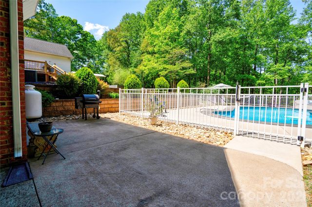 3721 Harris Creek Road, Lawndale, NC 28090