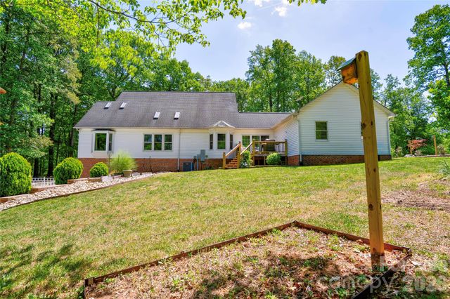 3721 Harris Creek Road, Lawndale, NC 28090