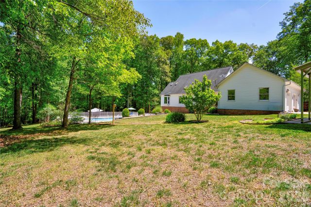 3721 Harris Creek Road, Lawndale, NC 28090