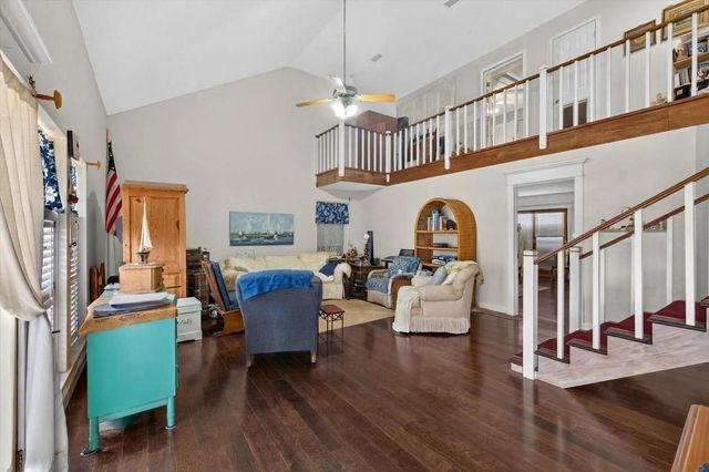 16610 Bahama Way, Jamaica Beach, TX 77554