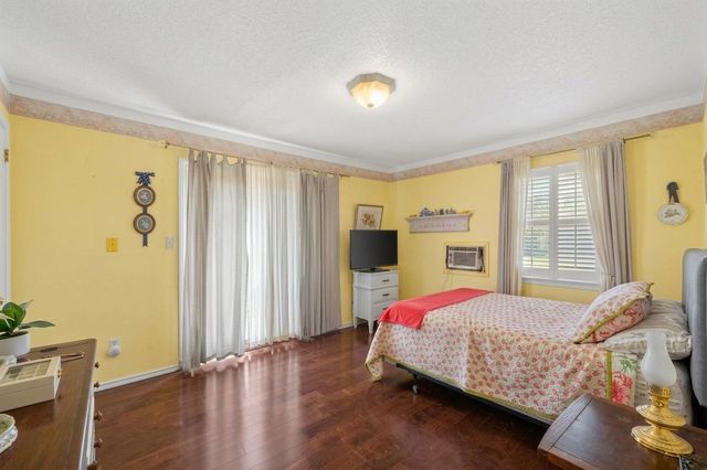 16610 Bahama Way, Jamaica Beach, TX 77554