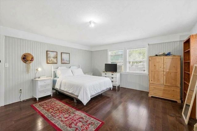 16610 Bahama Way, Jamaica Beach, TX 77554