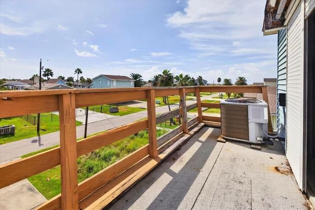 16610 Bahama Way, Jamaica Beach, TX 77554