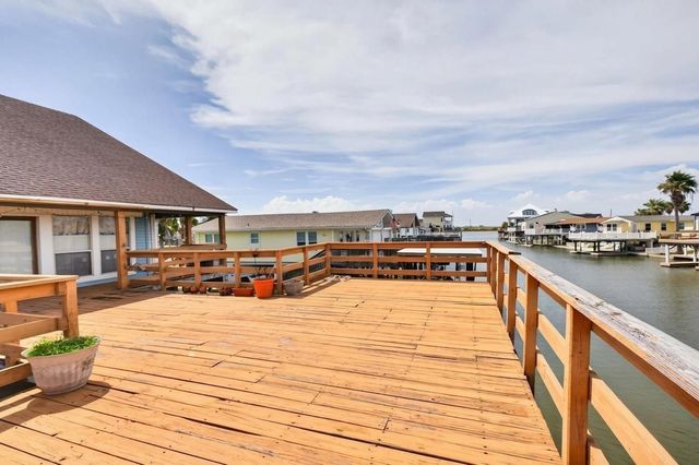 16610 Bahama Way, Jamaica Beach, TX 77554