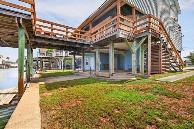 16610 Bahama Way, Jamaica Beach, TX 77554