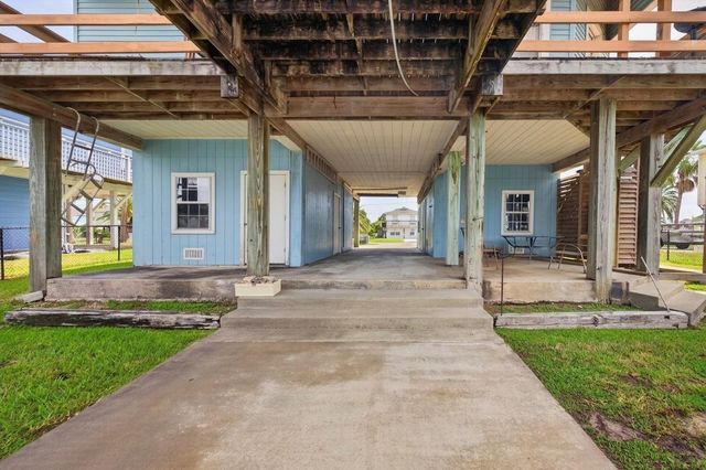 16610 Bahama Way, Jamaica Beach, TX 77554