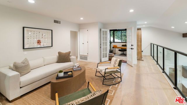 2965 Passmore Drive, Los Angeles, CA 90068