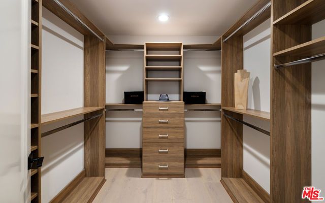 2965 Passmore Drive, Los Angeles, CA 90068