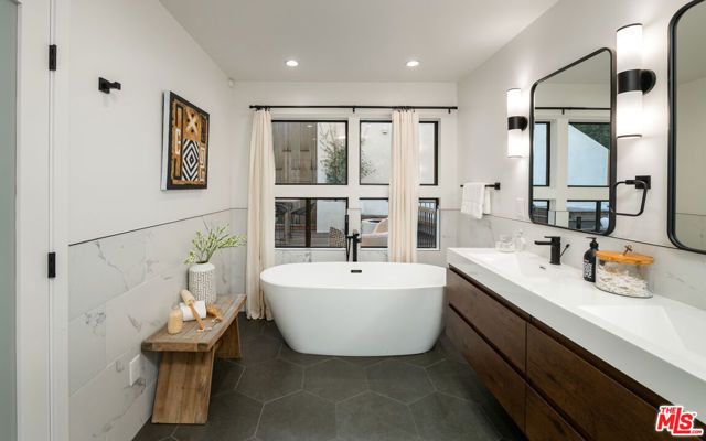 2965 Passmore Drive, Los Angeles, CA 90068