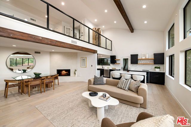 2965 Passmore Drive, Los Angeles, CA 90068