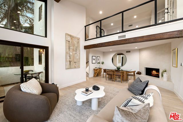 2965 Passmore Drive, Los Angeles, CA 90068