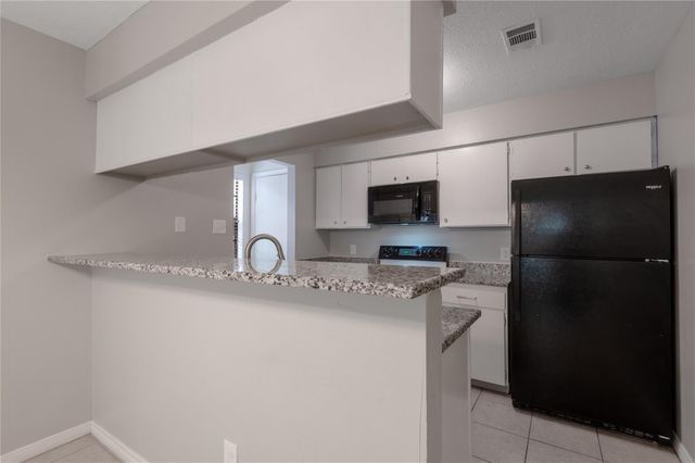 2401 Sycamore Avenue C2, Huntsville, TX 77340