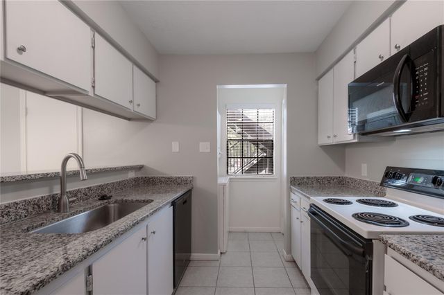 2401 Sycamore Avenue C2, Huntsville, TX 77340