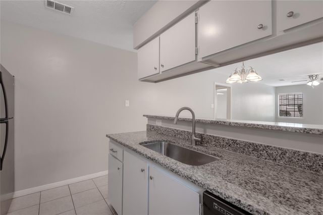 2401 Sycamore Avenue C2, Huntsville, TX 77340