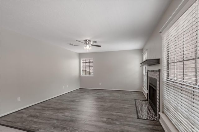 2401 Sycamore Avenue C2, Huntsville, TX 77340