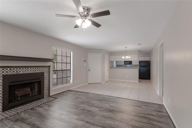 2401 Sycamore Avenue C2, Huntsville, TX 77340