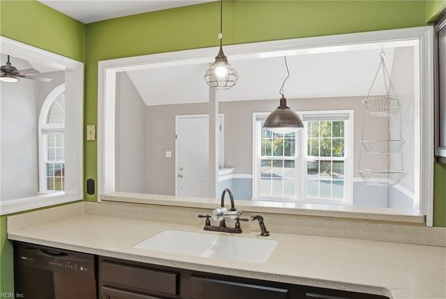 31 Lantern WAY, Portsmouth, VA 23703