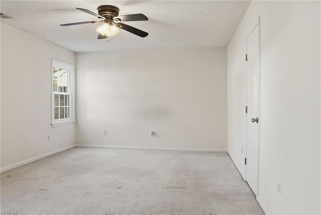 31 Lantern WAY, Portsmouth, VA 23703