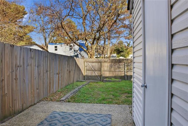 31 Lantern WAY, Portsmouth, VA 23703