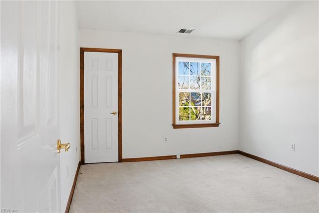 31 Lantern WAY, Portsmouth, VA 23703