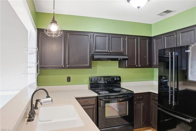 31 Lantern WAY, Portsmouth, VA 23703