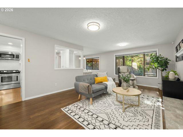 8785 Sw MORGAN Dr, Beaverton, OR 97008