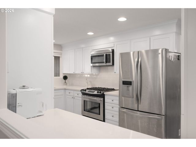 8785 Sw MORGAN Dr, Beaverton, OR 97008