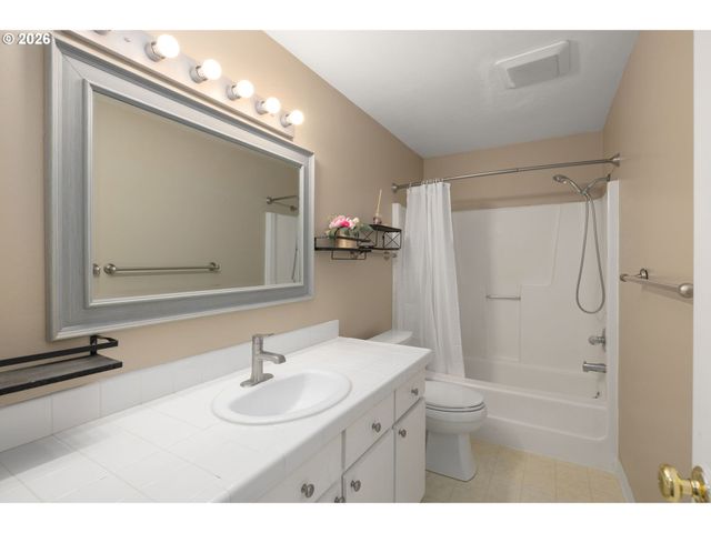 8785 Sw MORGAN Dr, Beaverton, OR 97008