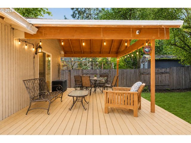 8785 Sw MORGAN Dr, Beaverton, OR 97008
