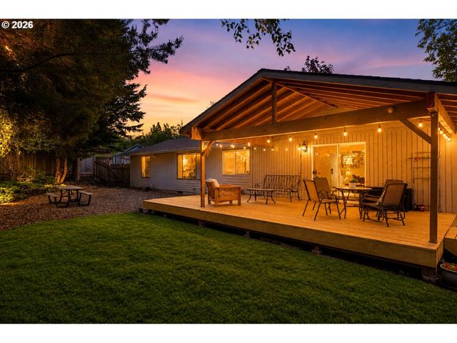8785 Sw MORGAN Dr, Beaverton, OR 97008