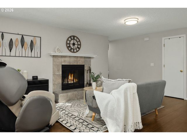 8785 Sw MORGAN Dr, Beaverton, OR 97008