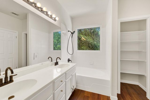 108 Grant CT, San Marcos, TX 78666