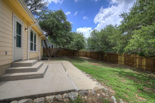 108 Grant CT, San Marcos, TX 78666