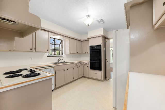 14126 Wadebridge Way, Houston, TX 77015
