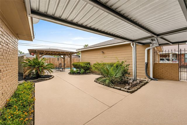 14126 Wadebridge Way, Houston, TX 77015