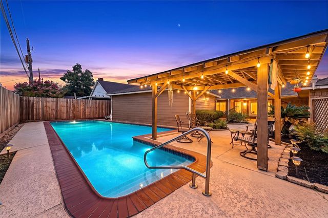 14126 Wadebridge Way, Houston, TX 77015