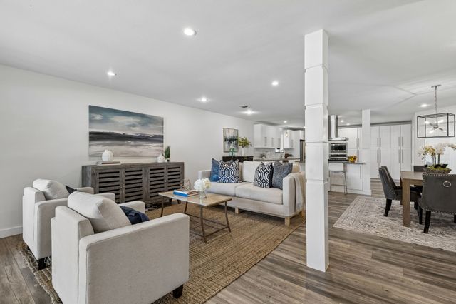 6821 Kingsbury Drive, Dallas, TX 75231