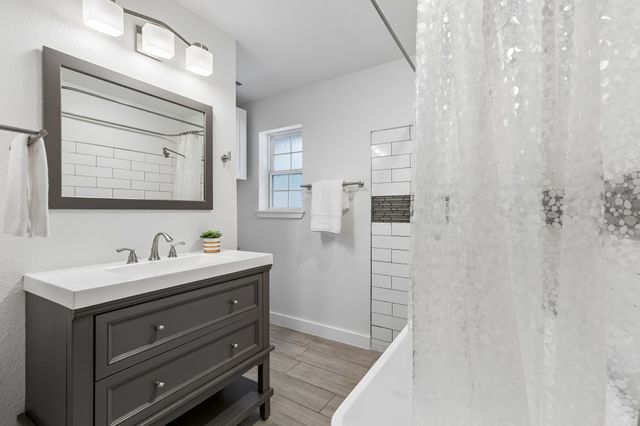 6821 Kingsbury Drive, Dallas, TX 75231