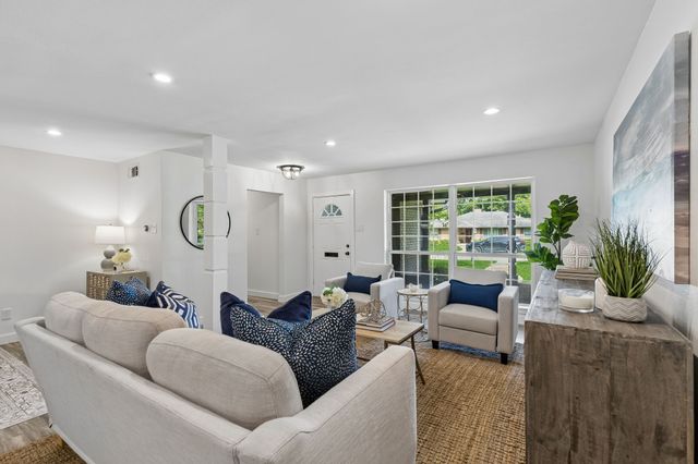 6821 Kingsbury Drive, Dallas, TX 75231