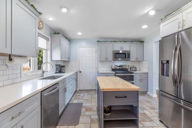 1 Greenbrier Drive, Kimberling City, MO 65686