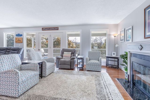 1 Greenbrier Drive, Kimberling City, MO 65686