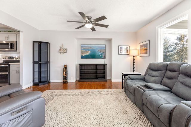 1 Greenbrier Drive, Kimberling City, MO 65686