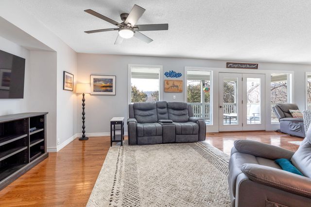 1 Greenbrier Drive, Kimberling City, MO 65686