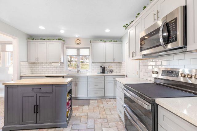 1 Greenbrier Drive, Kimberling City, MO 65686