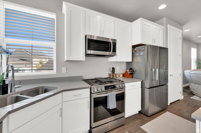 6784 W 8070 S, West Jordan, UT 84081