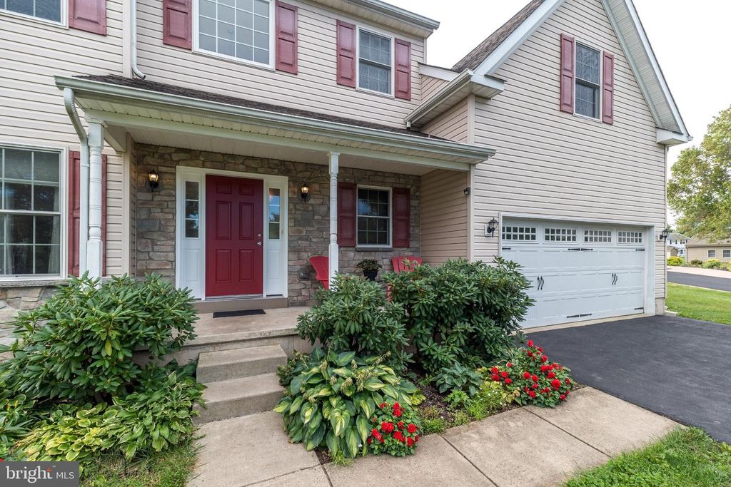 110 HARVEST GLEN DR, HARLEYSVILLE, PA 19438 — photo 3
