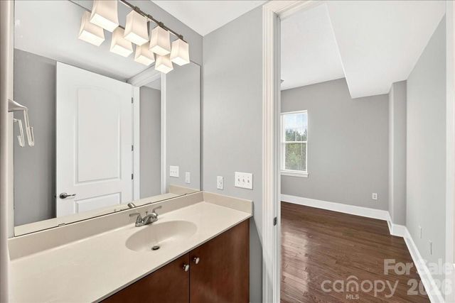 4625 Piedmont Row Drive 515-E, Charlotte, NC 28210