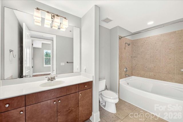 4625 Piedmont Row Drive 515-E, Charlotte, NC 28210