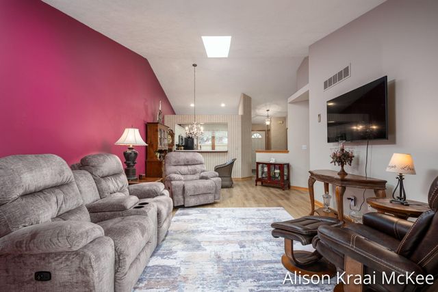 5923 W Lyn Haven Drive Se, City Of Kentwood, MI 49512